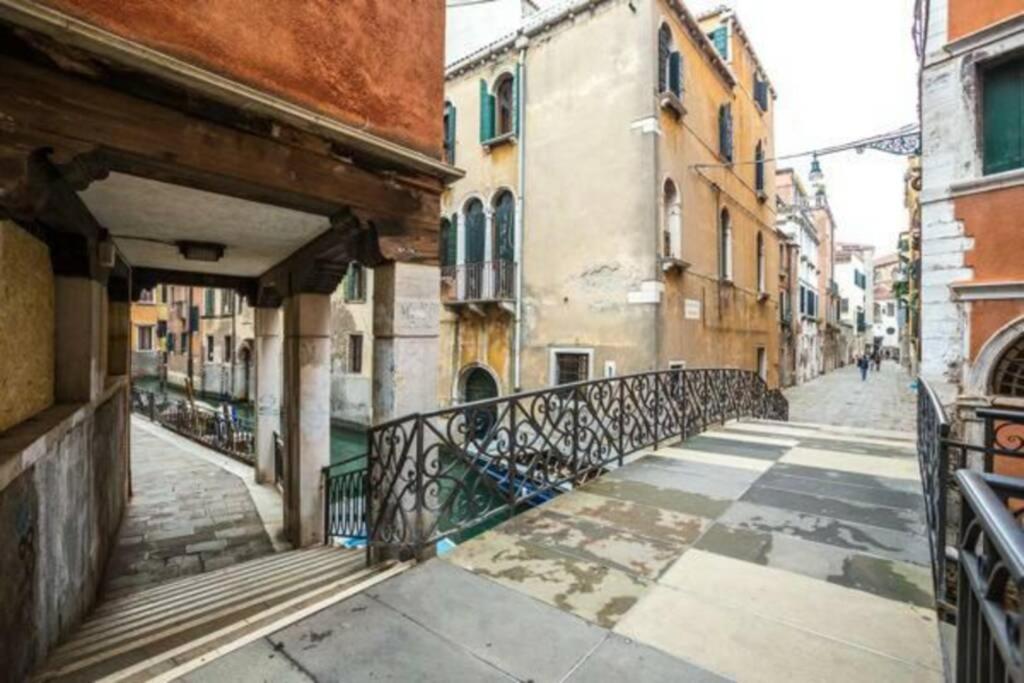 Casa Lucatello - Nel Cuore Di Venezia Apartment Exterior foto